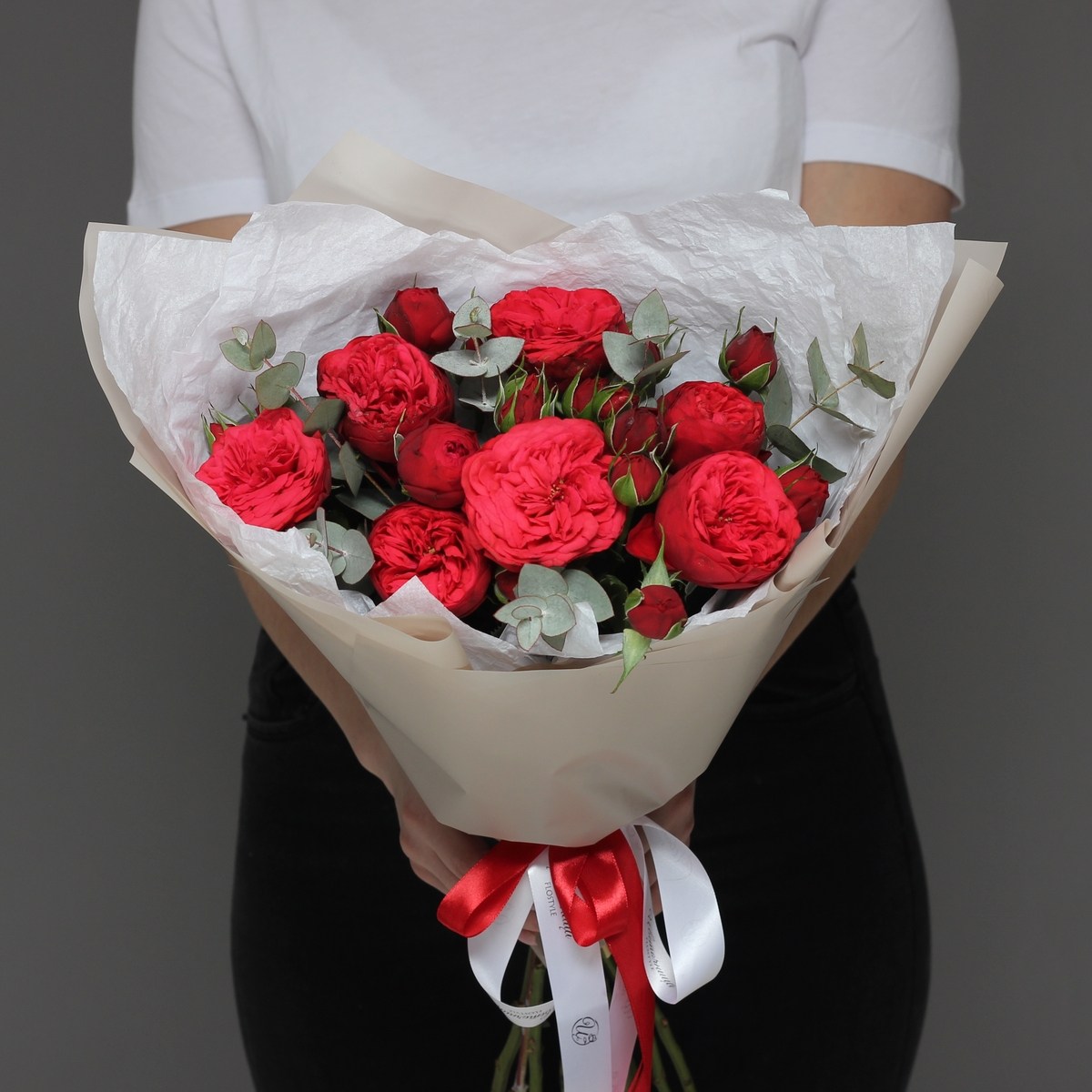 buket pionovidnyh roz 589